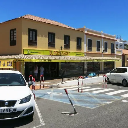 Large On Golf Course Apartament *