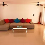 Large On Golf Course Apartman *