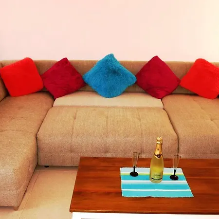 Large On Golf Course Apartman