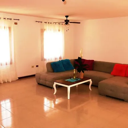 Large On Golf Course Apartman *